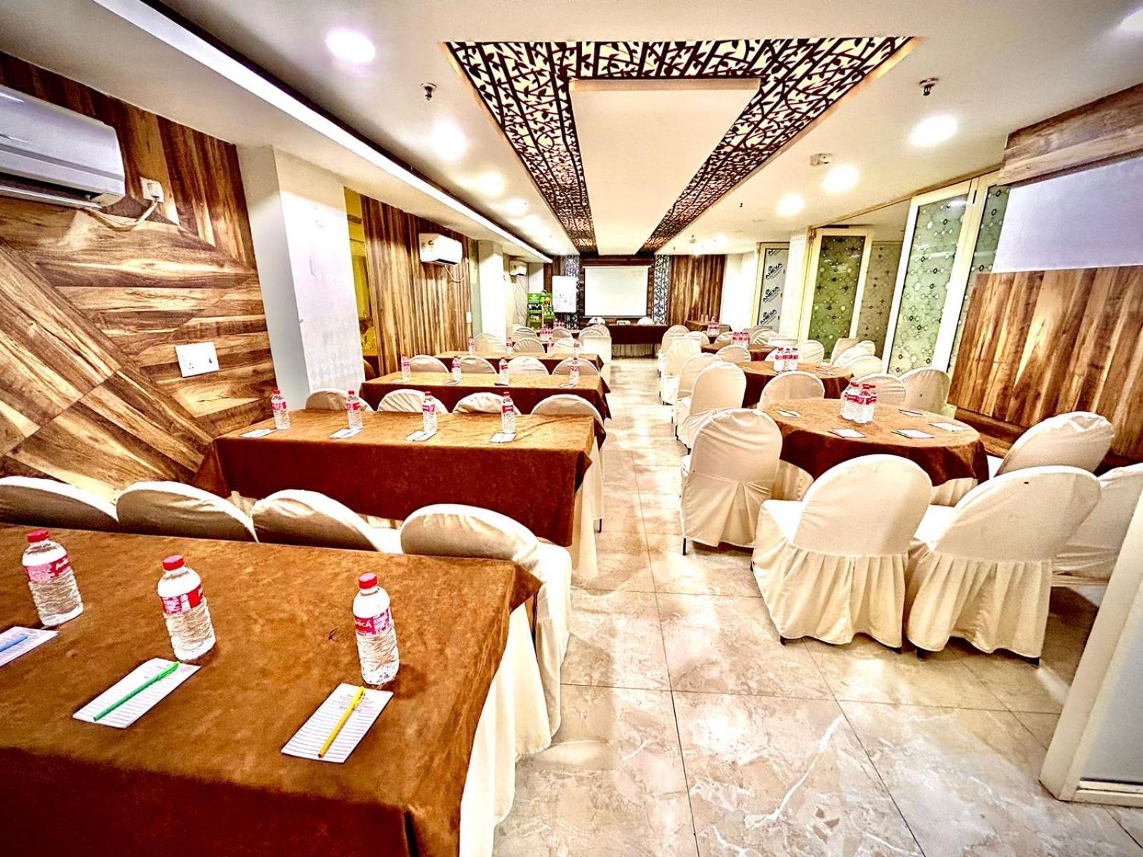 The Tomar Hospitality Hotell New Delhi Exteriör bild