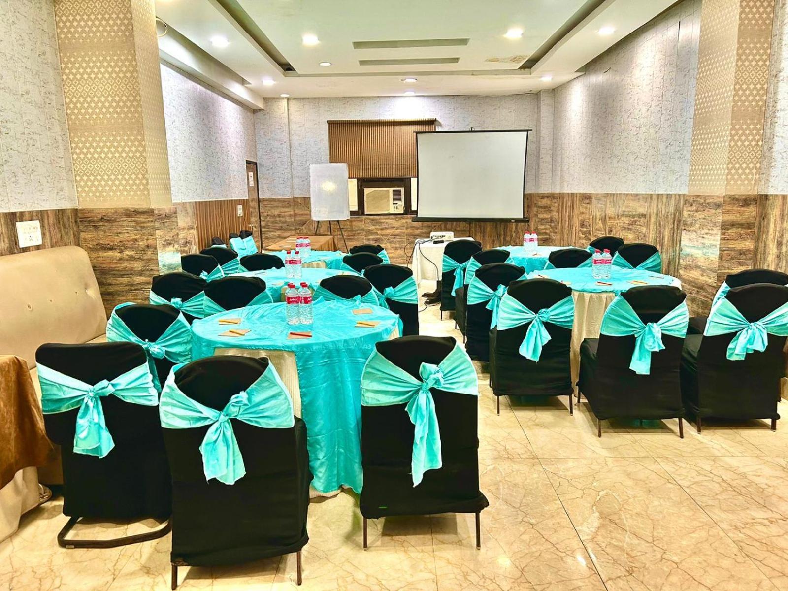 The Tomar Hospitality Hotell New Delhi Exteriör bild