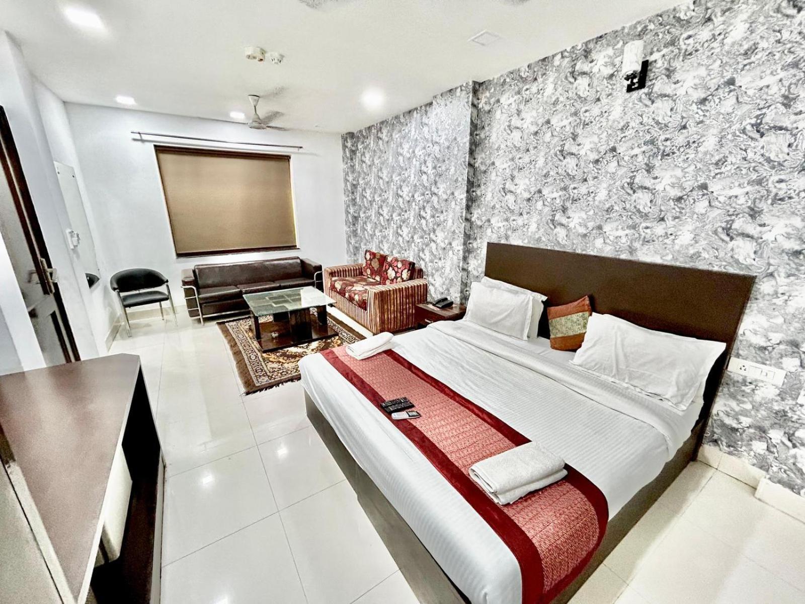 The Tomar Hospitality Hotell New Delhi Exteriör bild
