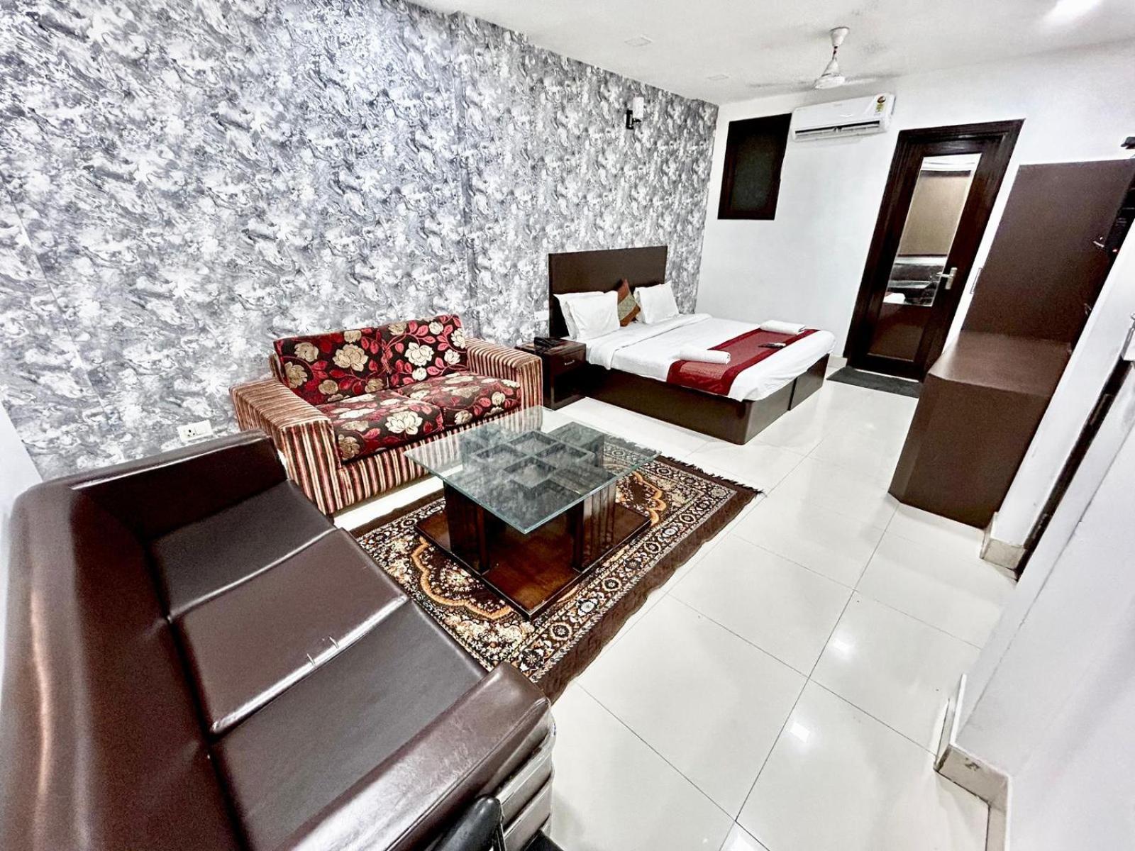 The Tomar Hospitality Hotell New Delhi Exteriör bild