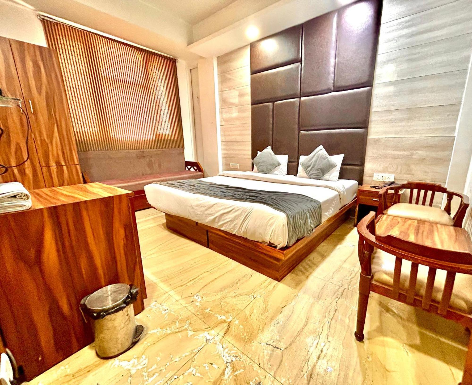 The Tomar Hospitality Hotell New Delhi Exteriör bild